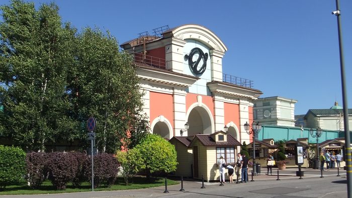 Outlet Village Пулково — 26 стереофотографий