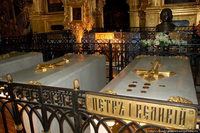 Гробница Петра Первого в Петропавловском соборе - фото 2