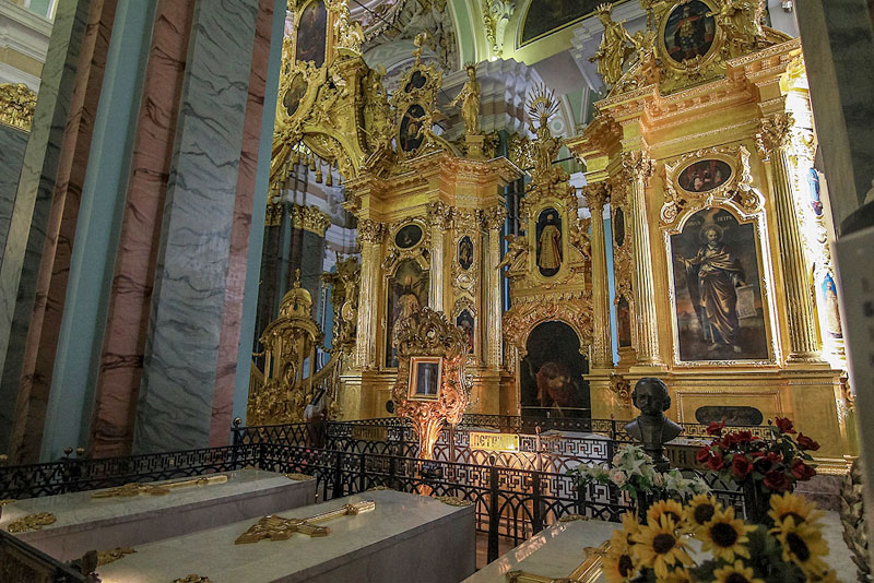 Гробница Петра Первого в Петропавловском соборе - фото 7